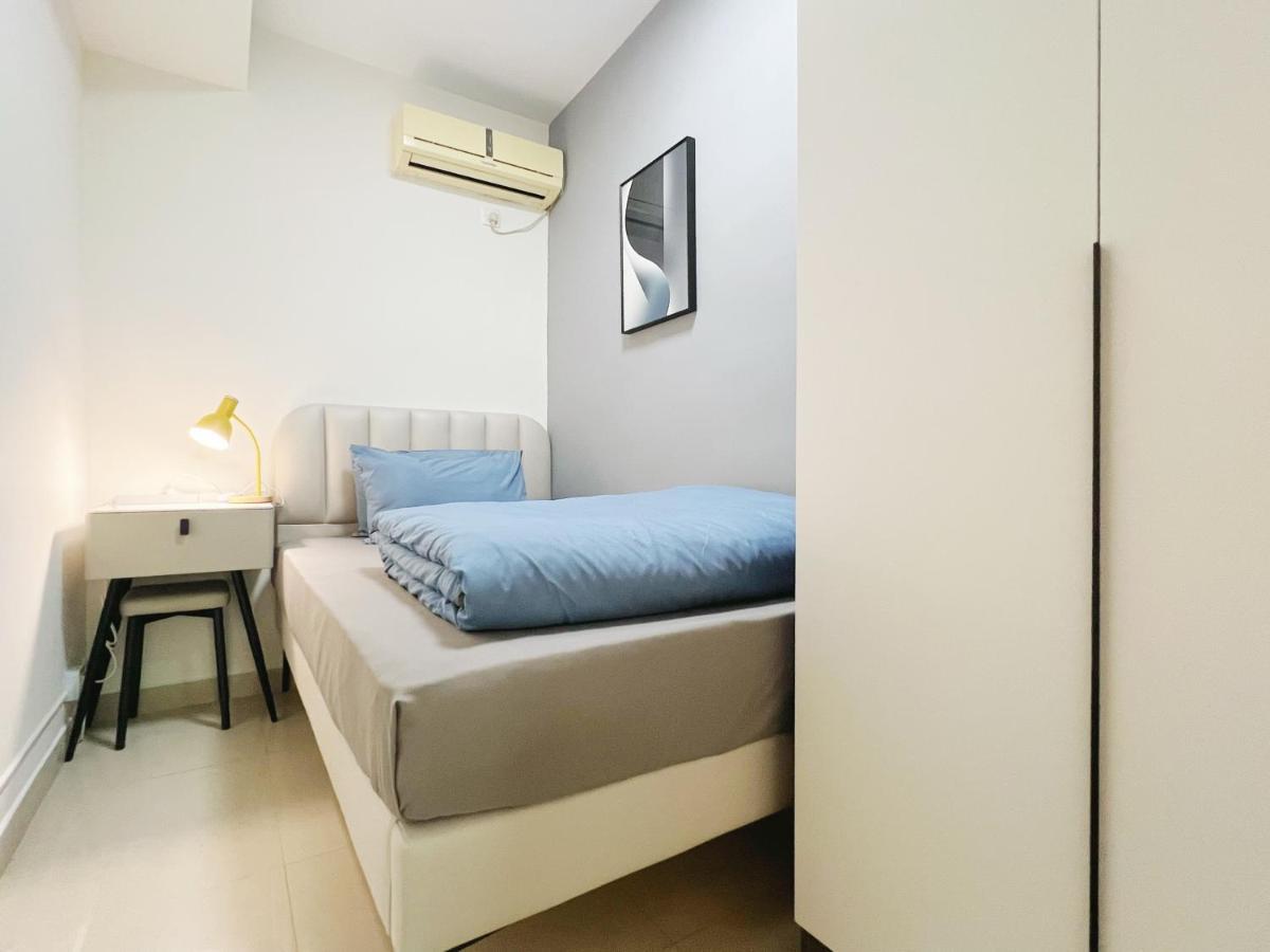 Hostel Student - 26 Man Yuen Street Hong Kong