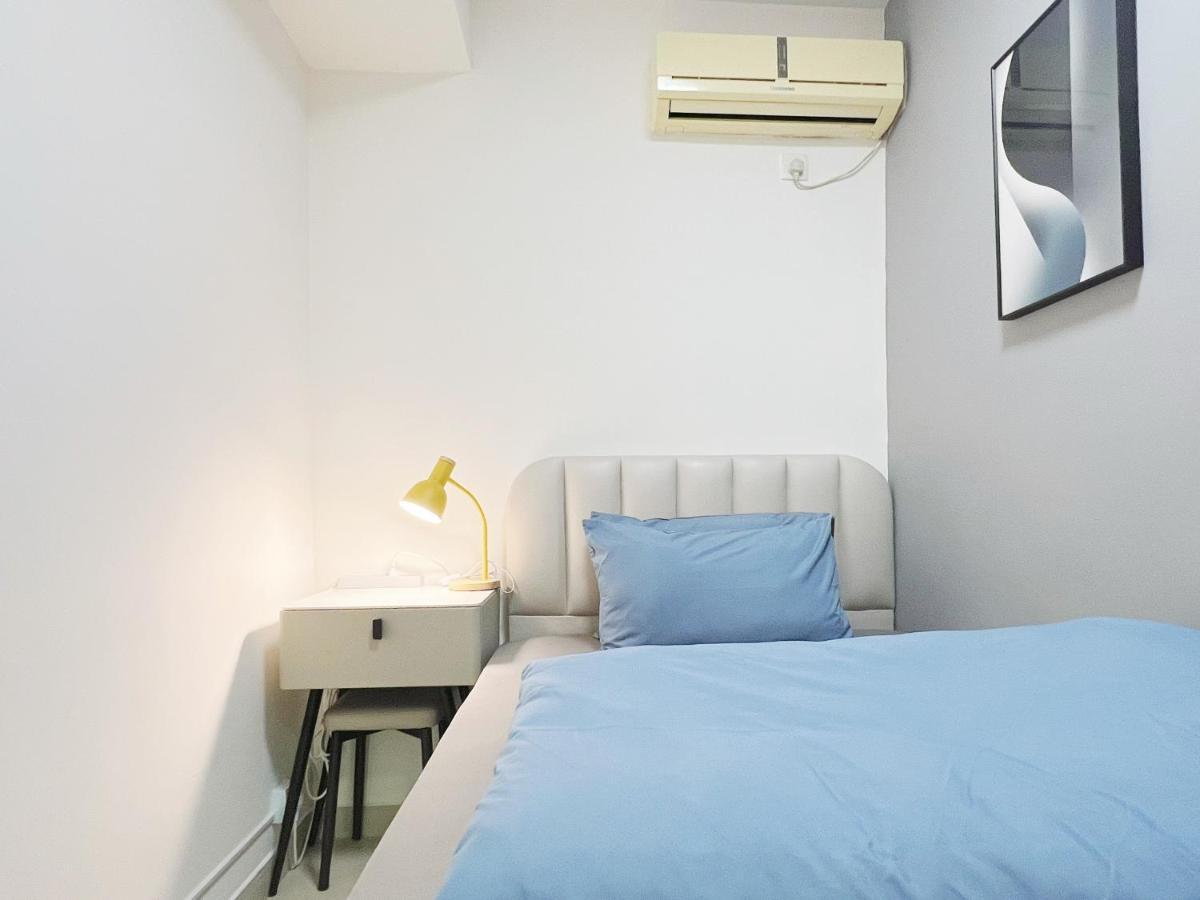 Student - 26 Man Yuen Street Hostel
