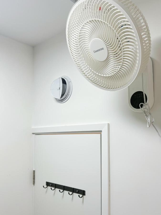 Student - 26 Man Yuen Street Hostel *